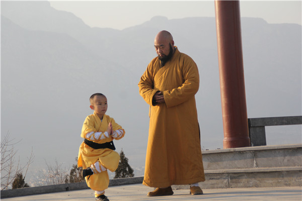 嵩山少林寺武术学校学生学习正宗的少林功夫！